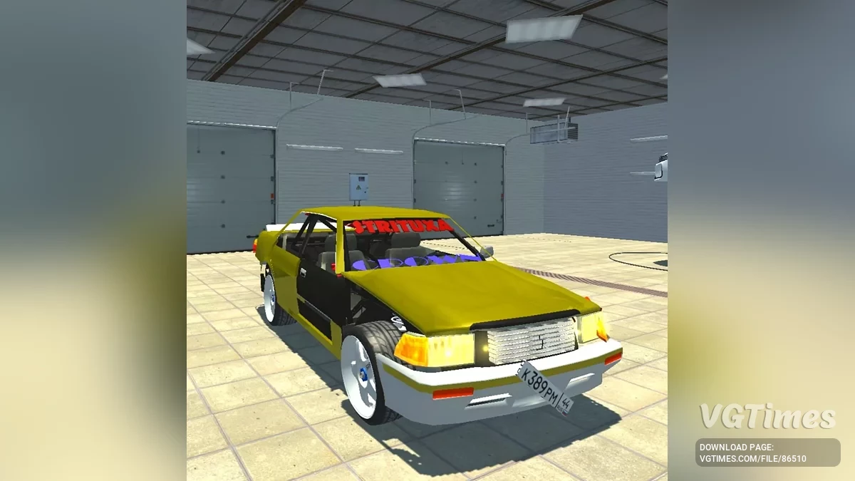 Not Simple Car Crash — Toyota Crown street