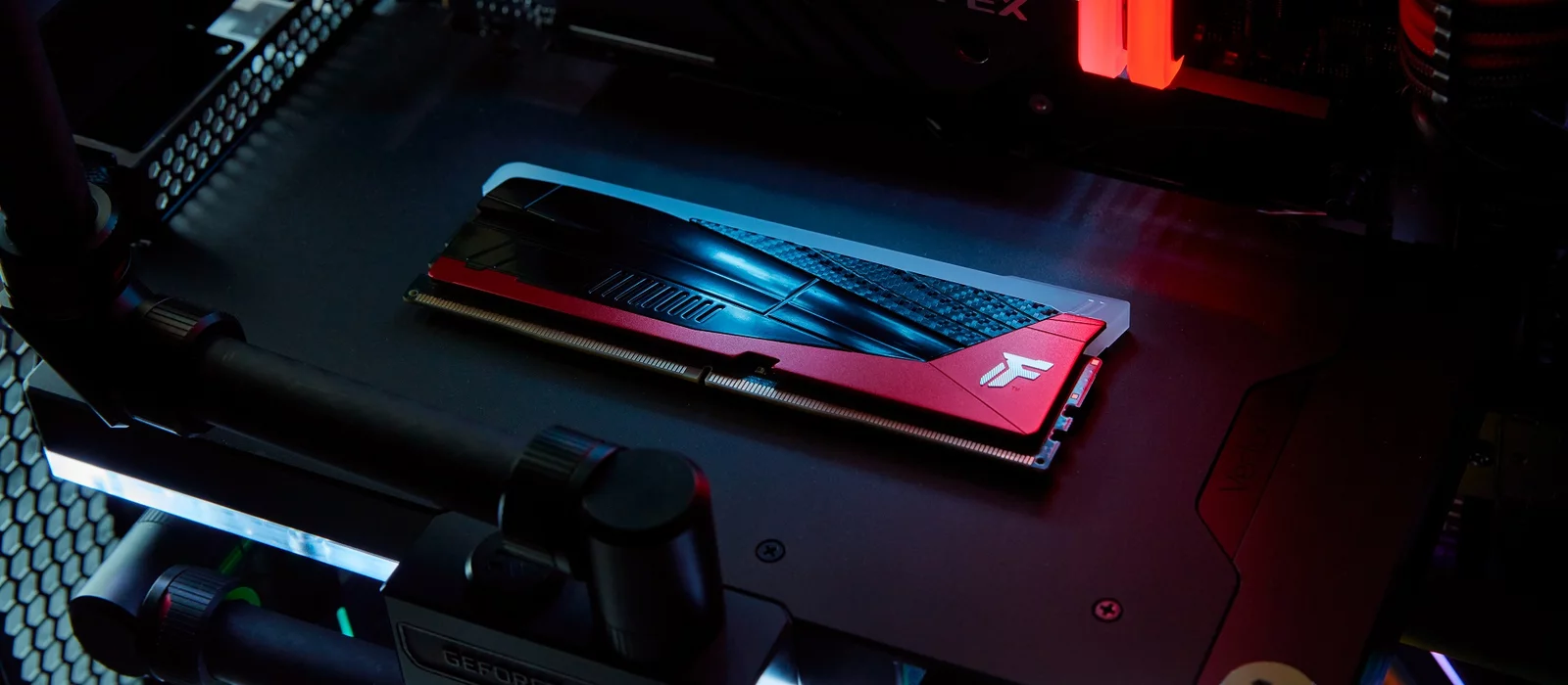 Kingston представляет модулей памяти FURY Renegade RGB DDR5